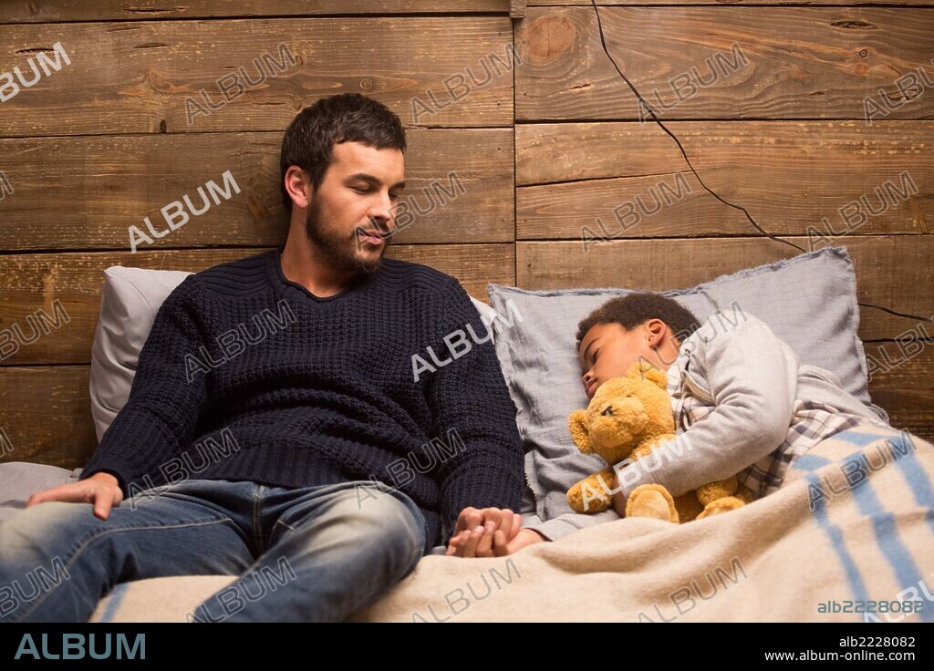 LARSSON DO AMARLA and MARIO CASAS in ISMAEL, 2013, directed by MARCELO PIÑEYRO. Copyright ANTENA 3 FILMS.
