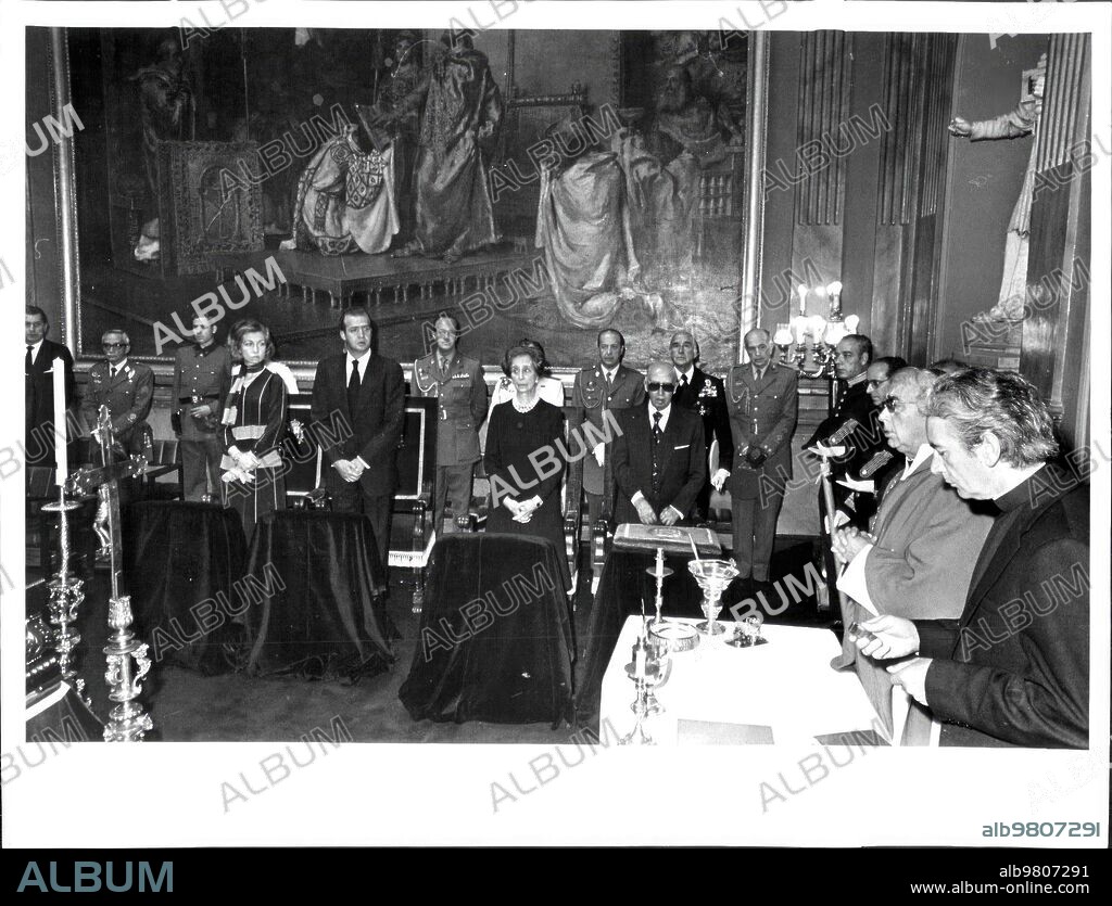 June 12, 1975. Death of Mr. Fernando Herrero Tejedor.- the head of State, Francisco Franco, his wife, Mrs. Carmen Polo, and the Princes of Spain, Mr. Juan Carlos and Mrs. Sofía, during the Corpore inbuerto Masses held in the national council of the Movement for Cardinal Vicente Enrique Tarancón.