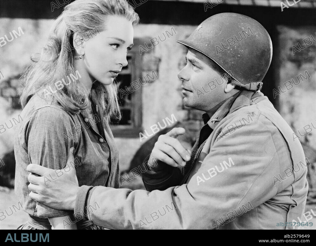 GLENN FORD y TAINA ELG en IMITATION GENERAL, 1958, dirigida por ALAN MARSHALL. Copyright M.G.M.