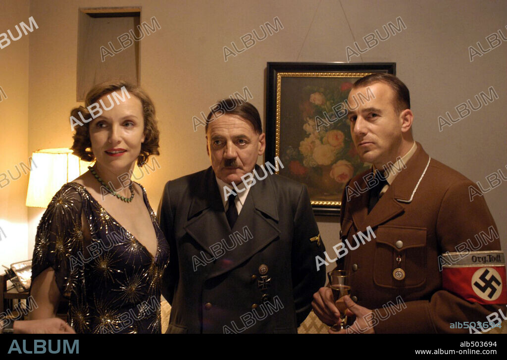 Adolf Hitler und BRUNO GANZ. BRUNO GANZ in DER UNTERGANG, 2004, unter der Regie von OLIVER HIRSCHBIEGEL. Copyright CONSTANTIN FILM.