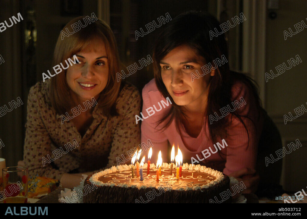 ADRIANA OZORES y ELIA GALERA en HECTOR, 2004, dirigida por GRACIA QUEREJETA. Copyright ELIAS QUEREJETA PC/DEAPLANETA/ENSUEÑO FILMS.