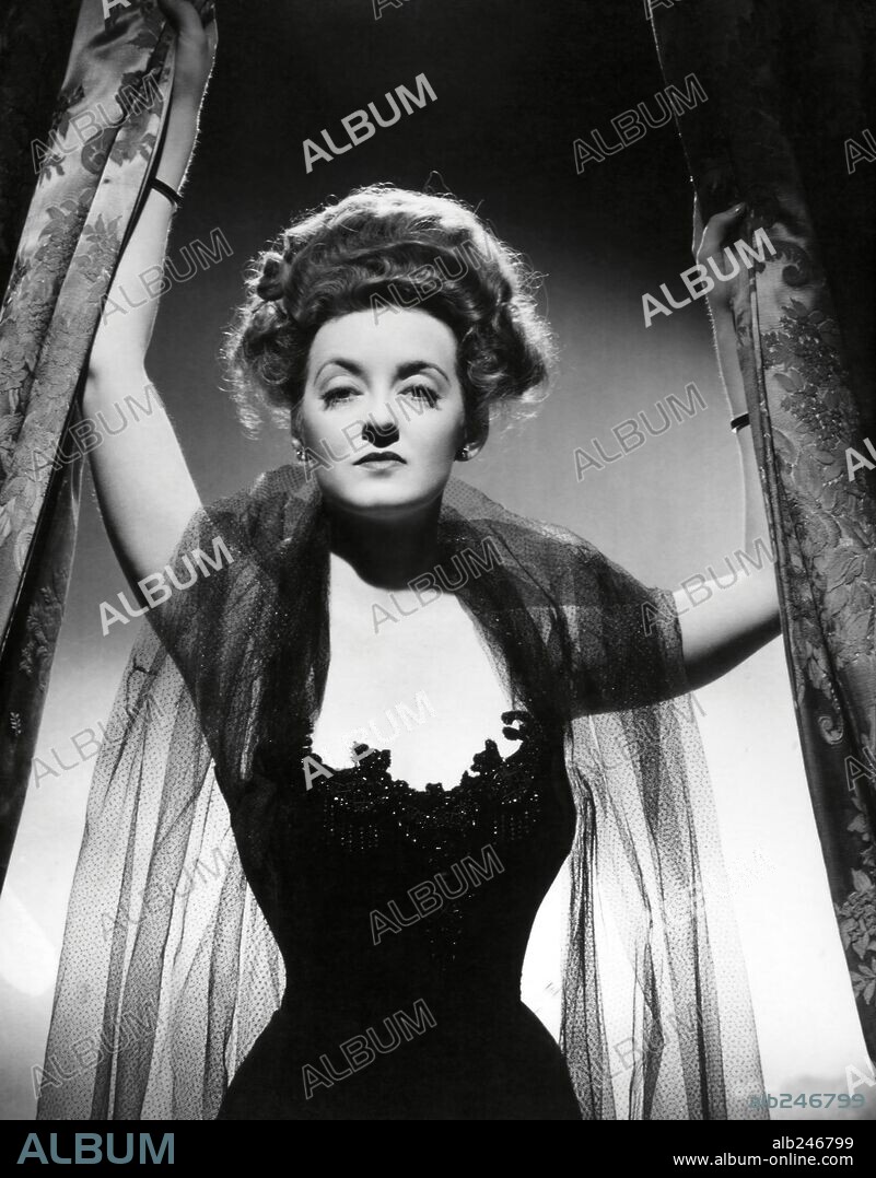 BETTE DAVIS en LA LOBA, 1941 (THE LITTLE FOXES), dirigida por WILLIAM WYLER. Copyright RKO/SAMUEL GOLDWYN / HURRELL, GEORGE.