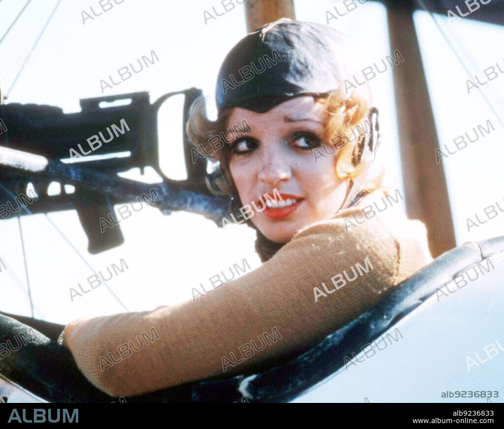 LIZA MINNELLI in LUCKY LADY, 1975, directed by STANLEY DONEN. Copyright 20TH CENTURY FOX.