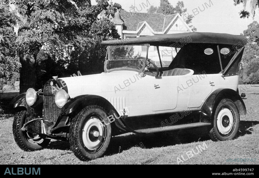 1920 Studebaker Big Six.