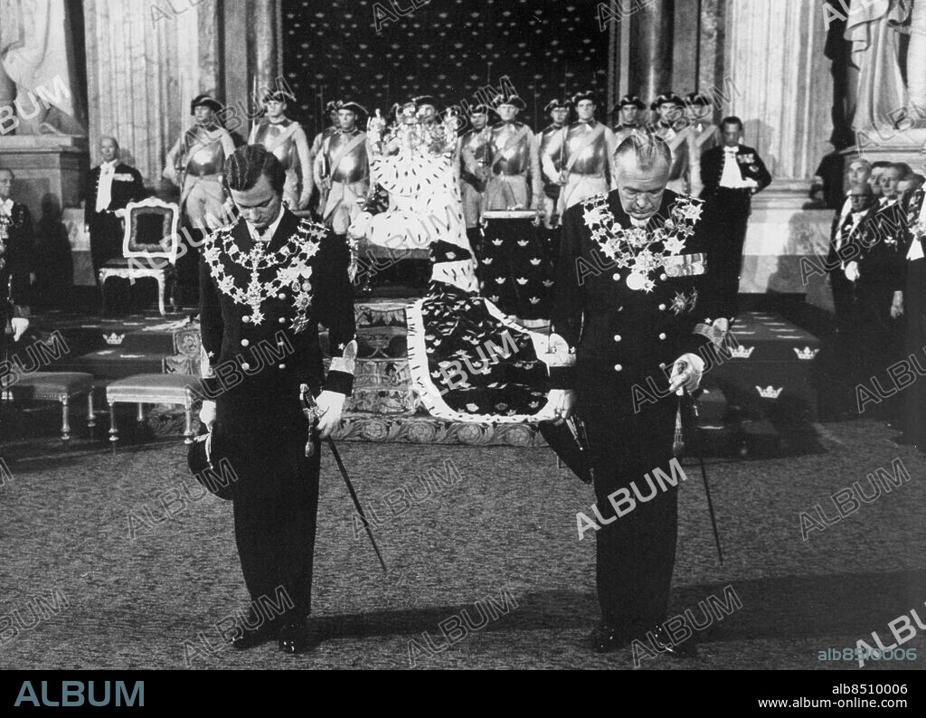 Utan bildtext Not. Kungen och Prins Bertil i Rikssalen Anm. Kröningar persons: BERTIL, PRINS AV SVERIGE ;CARL XVI GUSTAF, KUNG AV SVERIGE sites: STOCKHOLM ;SVERIGE Swedish King Carl XVI Gustaf will be celebrating his 70th birthday on April 30, 2016.
