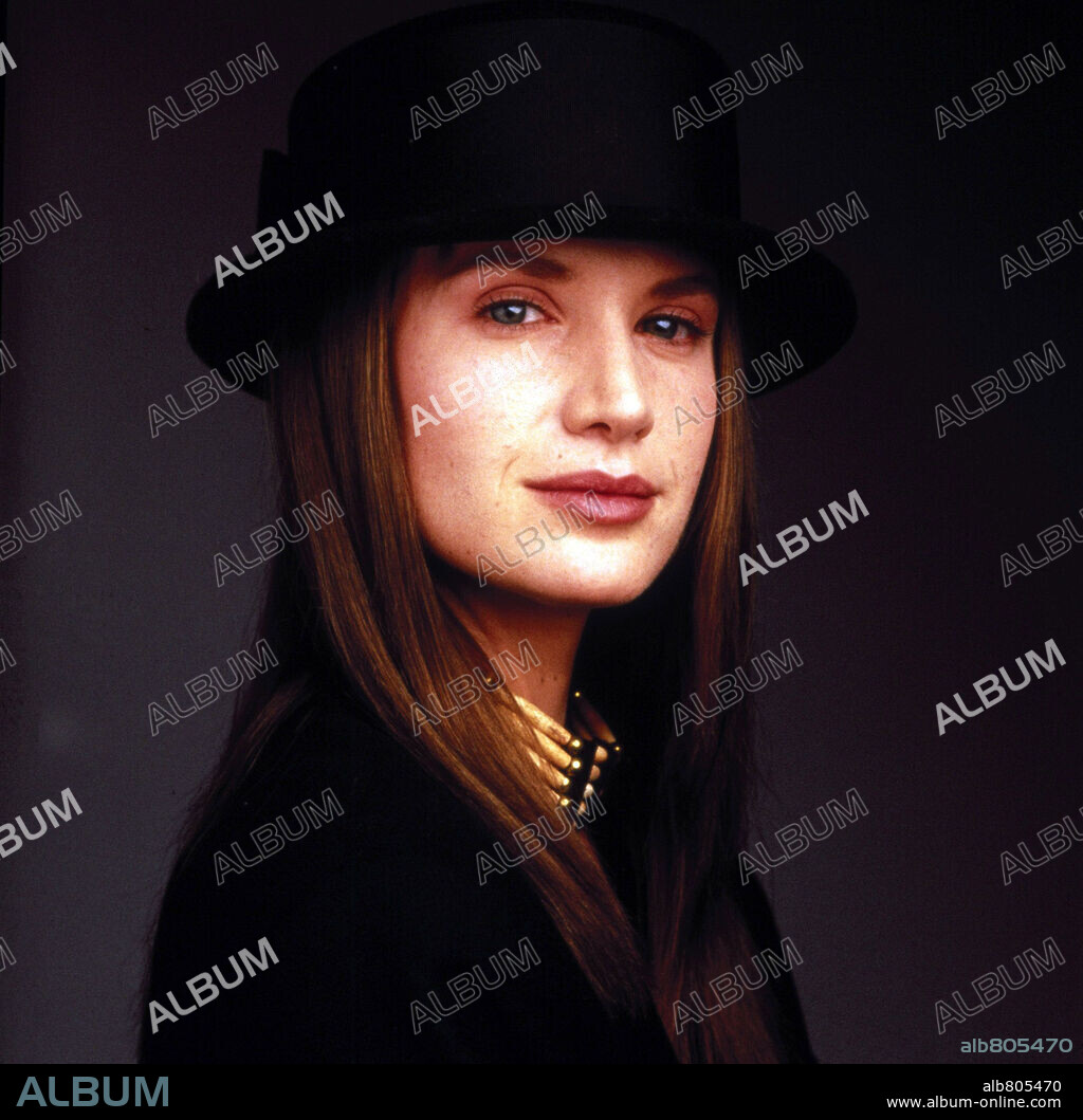 KELLY LYNCH in DRUGSTORE COWBOY, 1989, directed by GUS VAN SANT. Copyright AVENUE PICTURES.