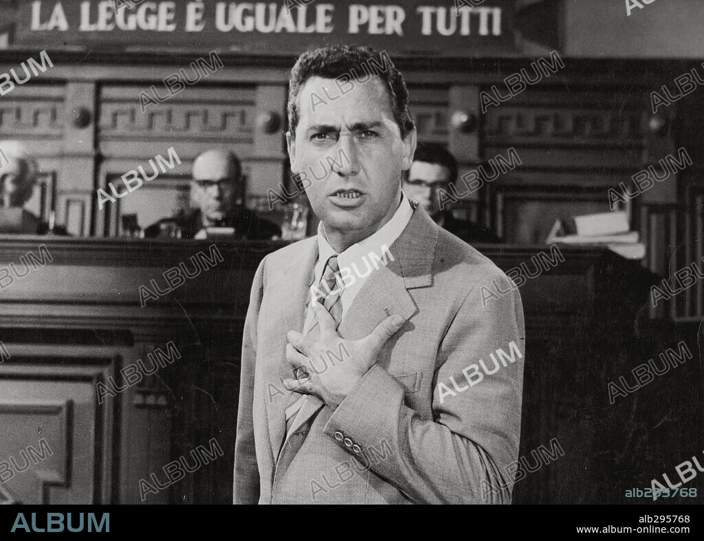 ALBERTO SORDI dans UNA VITA DIFFICILE, 1961, réalisé par DINO RISI.