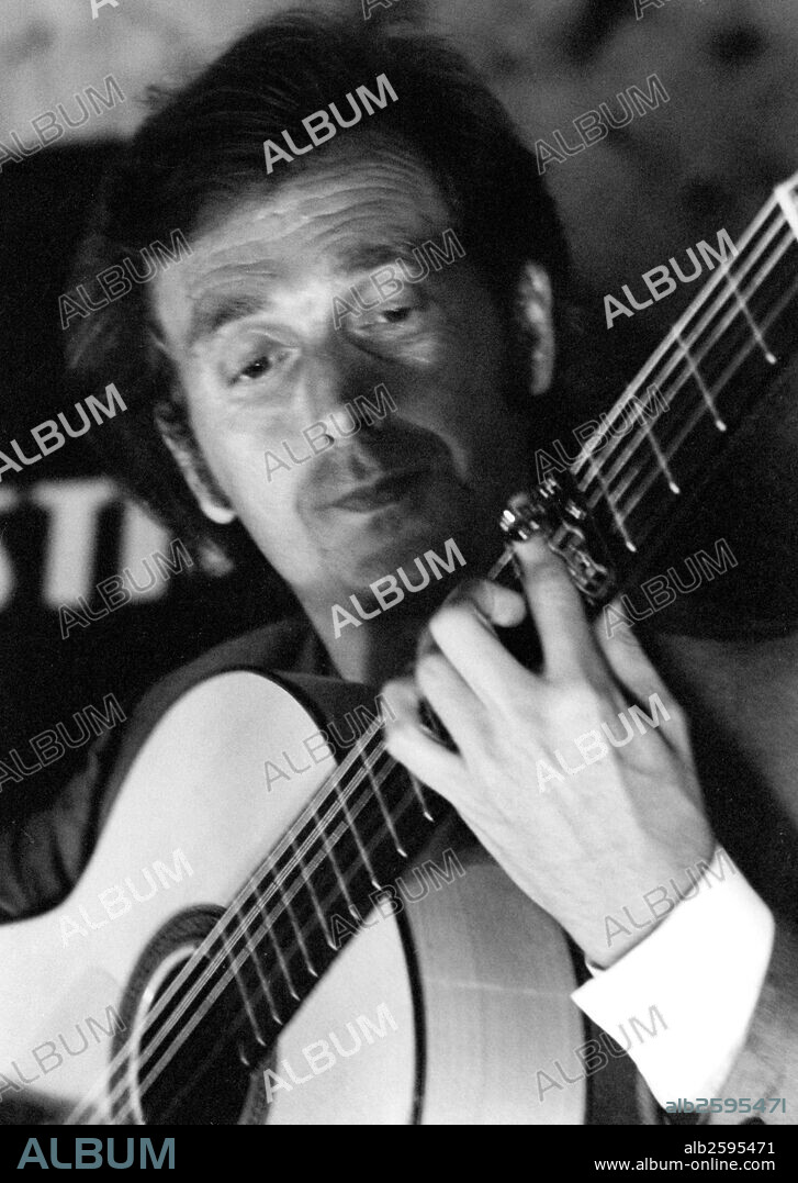 Ramón de Algeciras (Ramón Sánchez Gómez), Spanish flamenco guitarist and composer.