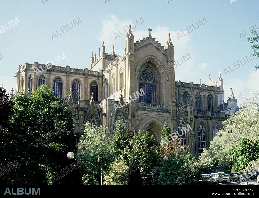 JULIAN APRAIZ 1879-1962 Y FCO JAVIER DE LUQUE 1871. CATEDRAL NEOGOTICA 1907-69 - FOTO AÑOS 80.