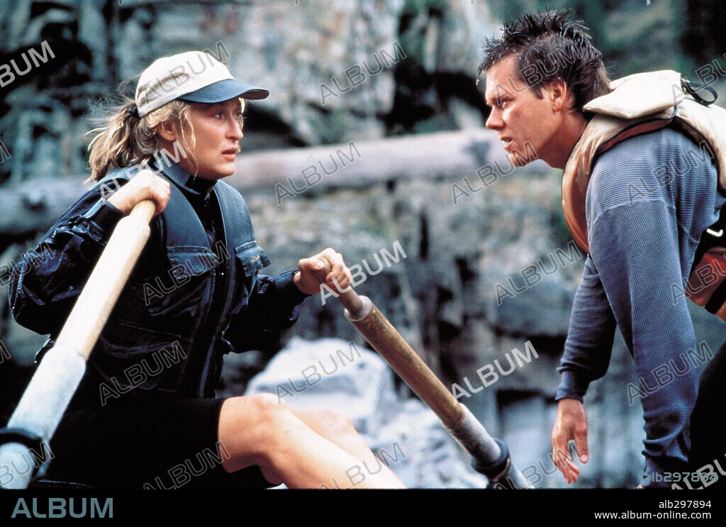 KEVIN BACON and MERYL STREEP in THE RIVER WILD, 1994, directed by CURTIS HANSON. Copyright UNIVERSAL PICTURES / MOSELEY, MELISSA.