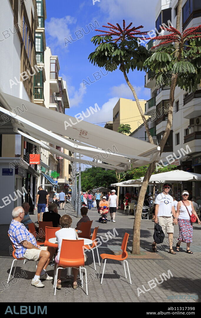 Cafe on Calle Leon Castillo, Arrecife, Lanzarote Island, Canary Islands, Spain, Europe.