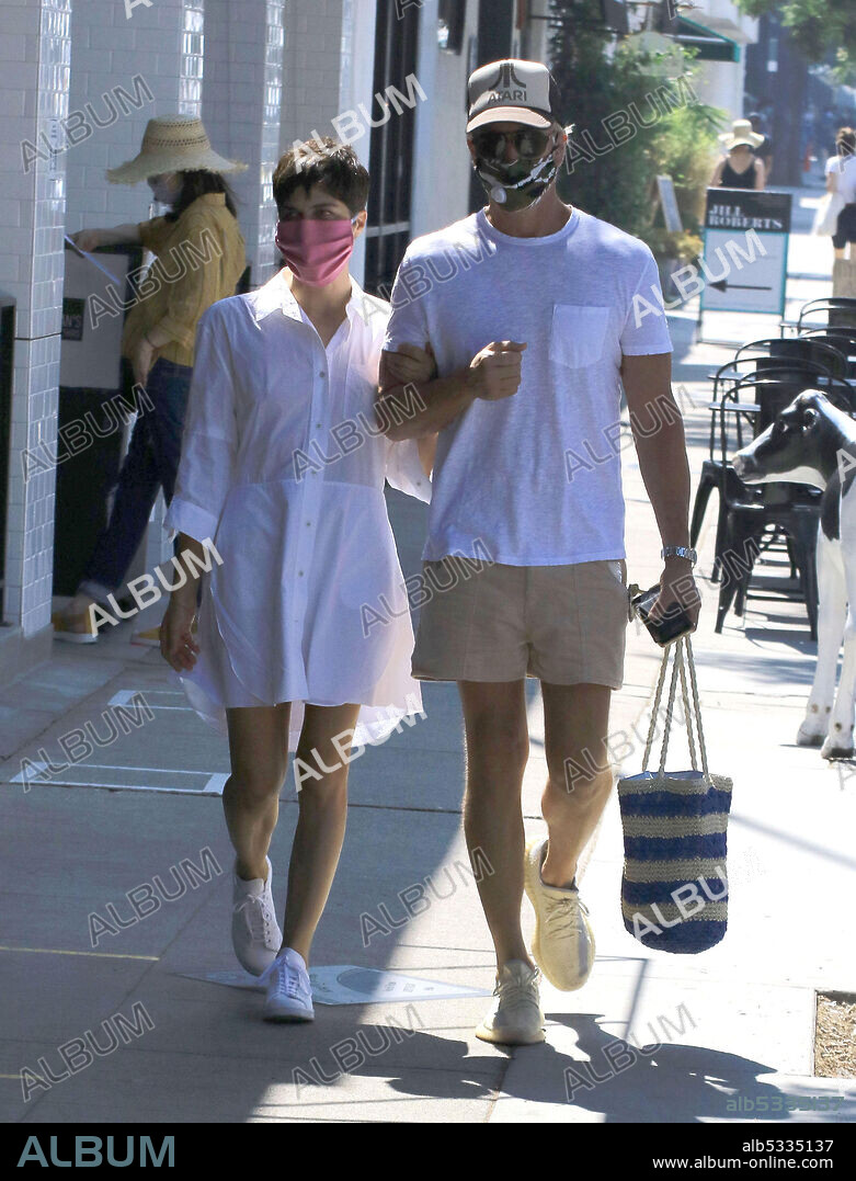 July 6, 2020, Los Angeles, California, USA: 7/5/20.Selma Blair and Ron Carlson are seen wearing face masks during the coronavirus pandemic on July 5, 2020 in Los Angeles, CA (Credit Image: © Starmax/Newscom via ZUMA Press).