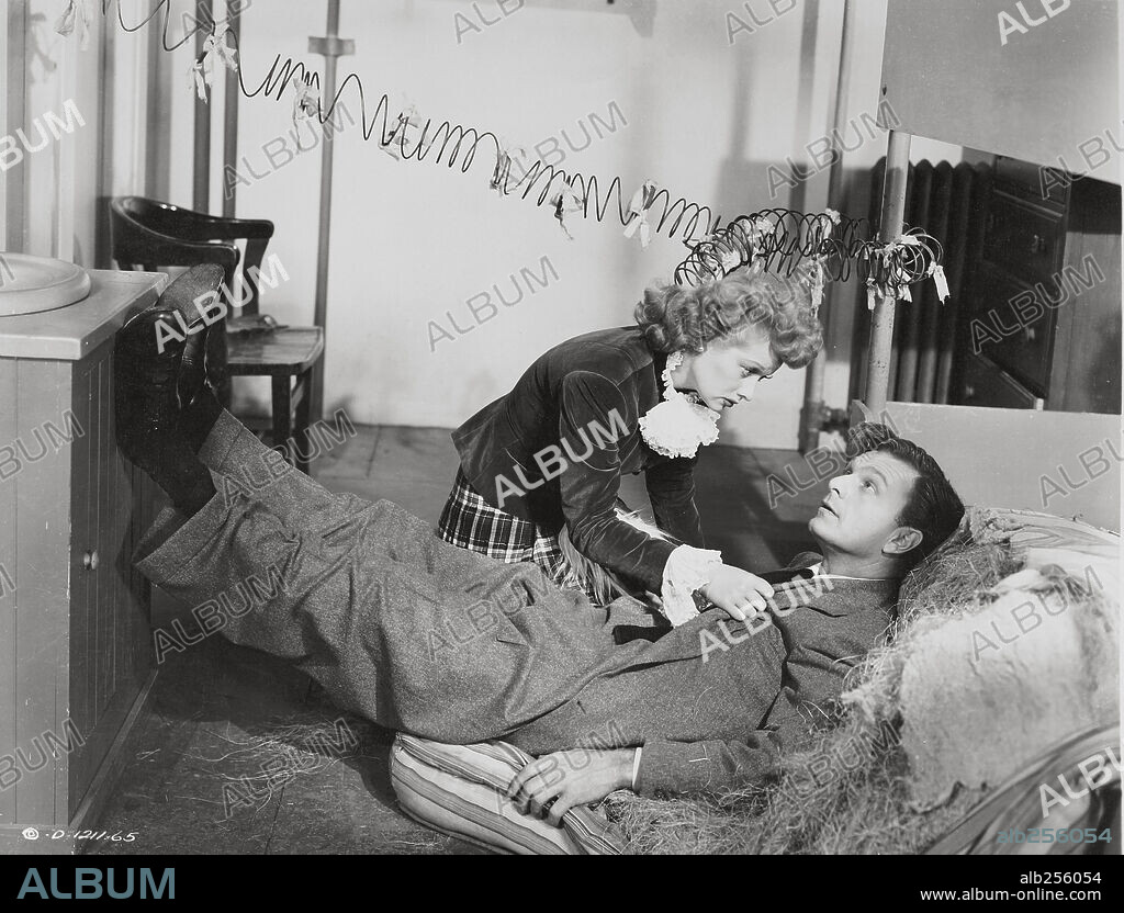 EDDIE ALBERT and LUCILLE BALL in THE FULLER BRUSH GIRL, 1950, directed by LLOYD BACON. Copyright COLUMBIA PICTURES.