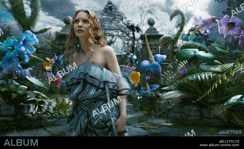 MIA WASIKOWSKA in ALICE IN WONDERLAND, 2010, unter der Regie von TIM BURTON. Copyright WALT DISNEY PICTURES.
