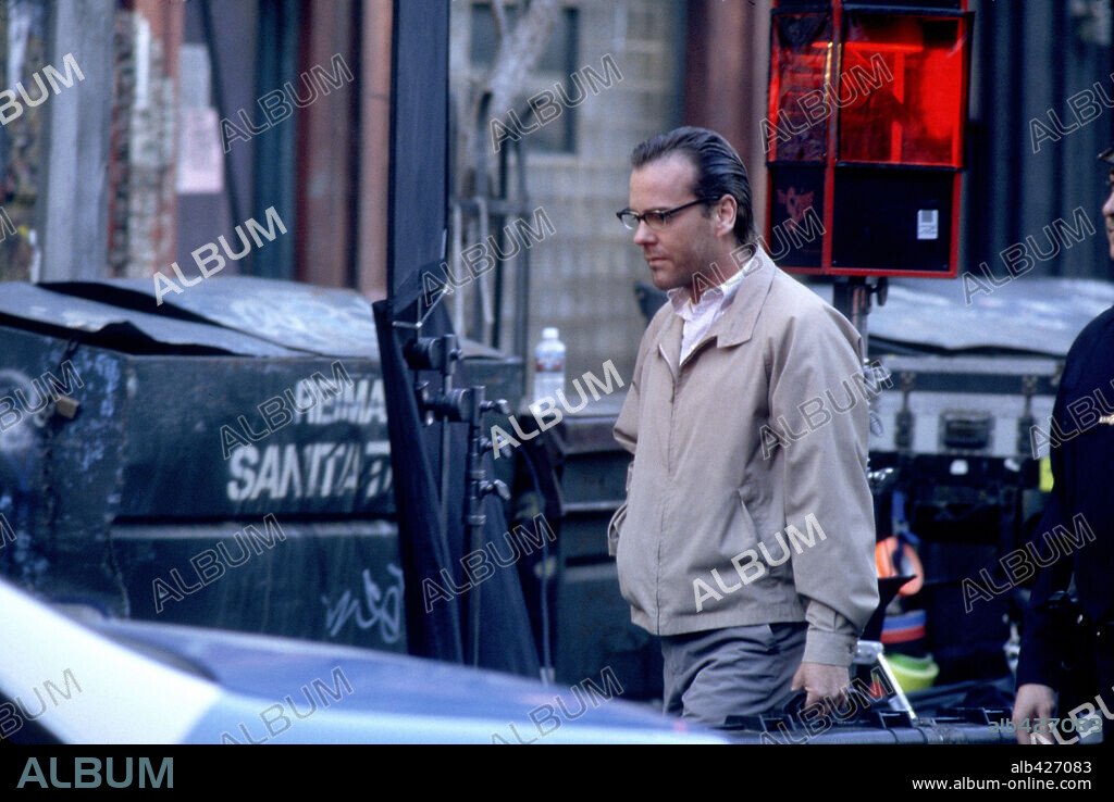KIEFER SUTHERLAND en ÚLTIMA LLAMADA, 2002 (PHONE BOOTH), dirigida por JOEL SCHUMACHER. Copyright FOX 2000 PICTURES.