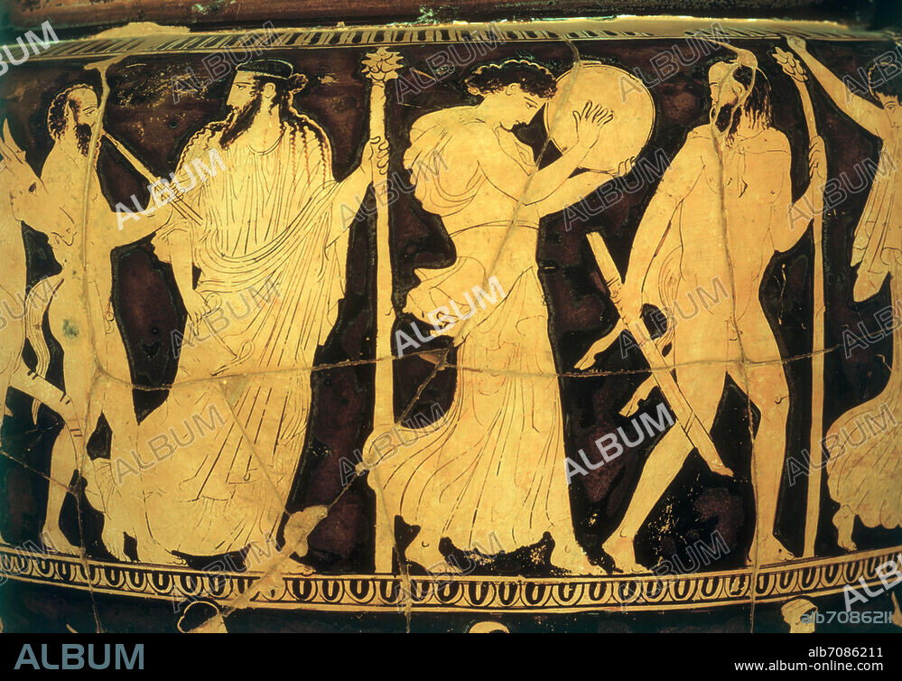 Griechische Vasenmalerei, attisch, rotfigurig, klassische Zeit, Kleophon-Maler, um 440 v.Chr. - Rückkehr des Hephaistos in den Olympos; Ausschnitt: Dionysos führt mit Satyrn und Mänaden den Zug an. - Volutenkrater, Seite A, Ausschnitt.. Ton, gebrannt, schwarz bemalt, mit ausgesparten roten Figuren. Gefäßhöhe 77 cm. Fundort: Spina (bei Comacchio an der Adria, Emilia Romagna, Italien), Nekropole, Tomba 57 C. (Beazley ARV 1143,1). Inv.Nr. 44894. Ferrara, Museo Archeologico Nazionale.