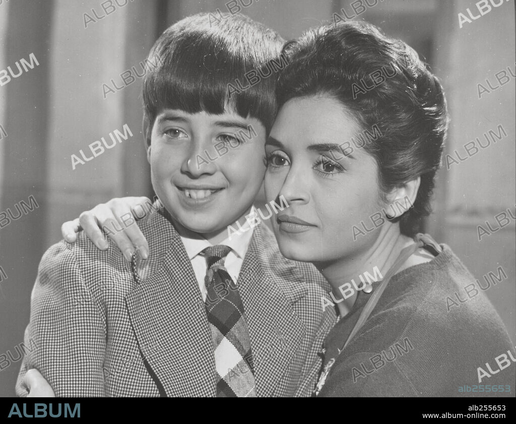 EULALIA DEL PINO and PABLITO CALVO in ALERTA EN EL CIELO, 1961. Copyright BUHIGAS FILMS.