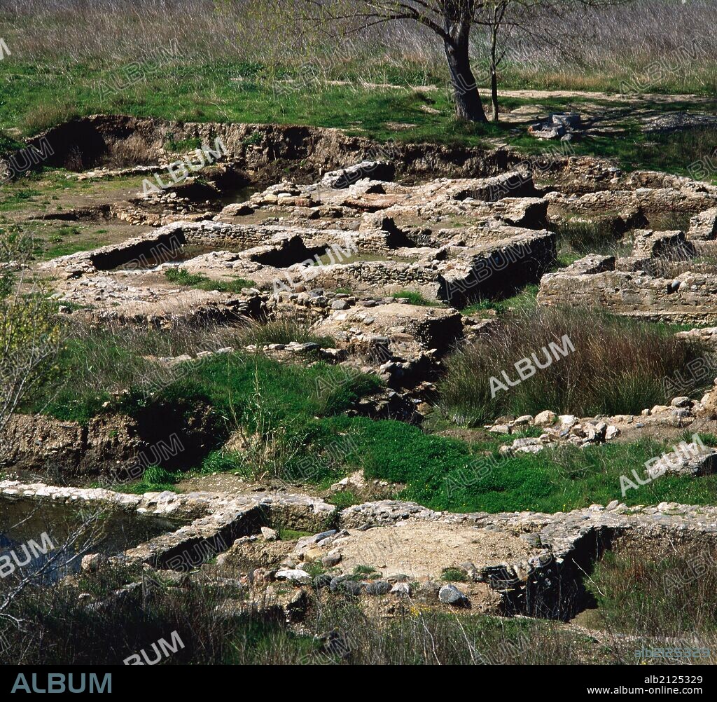 ARTE ROMANO. ESPAÑA. RHODE. Ruinas de la antigua ciudad situada cerca de la costa, que contiene restos ibéricos, griegos y romanos. Escavaciones de un nucleo urbano romano del Bajo Imperio, situado dentro de la Ciudadela de Roses, con niveles arqueológicos que llegan hasta los siglos V-VI a. C. Comarca de L'Alt Empordà. Provincia de Girona. Cataluña.