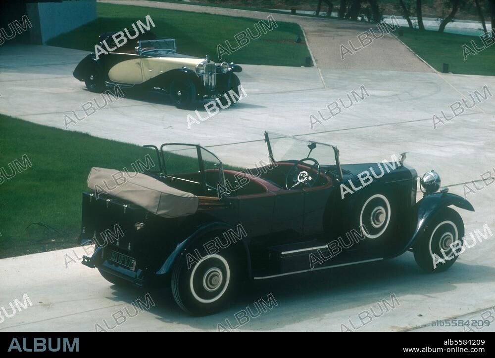 Transport / Automobile : Hispano Suia. Hispano-Suiza H68. Constr. en 1925. En arrière-plan:Delage D 8-55. Constr. en 1930. Cylindrée : 4060 ccm, moteur à huit cylindres, 118 ch., vitesse maximum 140 km / h. Carosserie de Fernandez & Darrin. Mougins, Musée de l'Automobiliste.