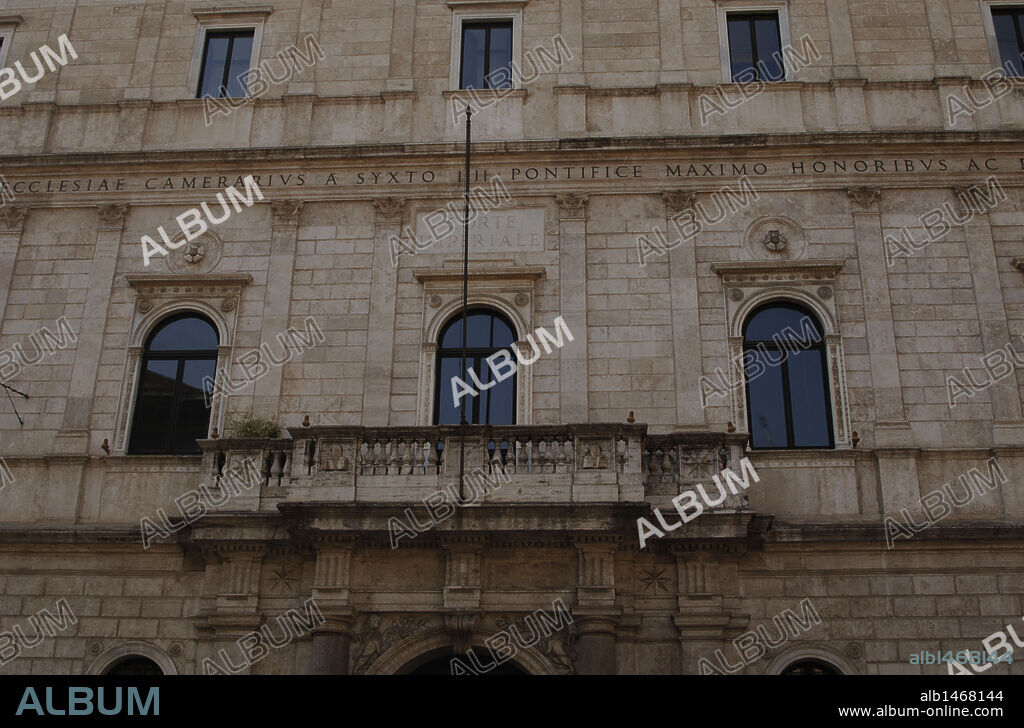 ITALIA. ROMA. PALACIO DE LA CANCILLERIA (PALAZZO DELLA CANCELLERIA). Construído entre 1489 y 1513. Vista parcial del exterior.