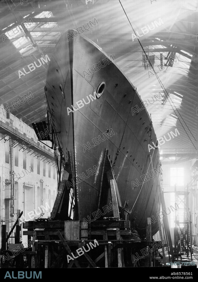 Karlskrona 1936-03-24. HMS Stockholm (J6) på stapelbädden på Karlskrona örlogsvarv . Foto: SvD / TT / kod 12014.