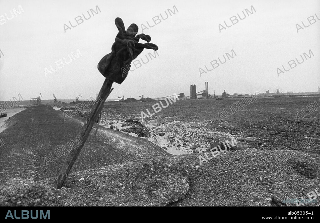 LULEÅ19830517. Här skulle Stålverk 80 byggts. Stålverk 80 var ett planerat industriprojekt i form av en kraftig utbyggnad av statliga Norrbottens Järnverks anläggningar i Luleå. Det stoppades av den borgerliga regeringen år 1976, då den akuta stålkrisen gjort projektet olönsamt.. Foto: Rolf Ericson / SCANPIX / Kod: 17. ** SVD OUT **.