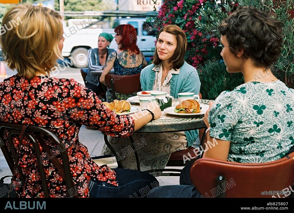 CLAIRE DANES, GINA DOCTOR and SAMANTHA SHELTON in SHOPGIRL, 2005, directed by ANAND TUCKER. Copyright 20TH CENTURY FOX / EMERSON, SAM.