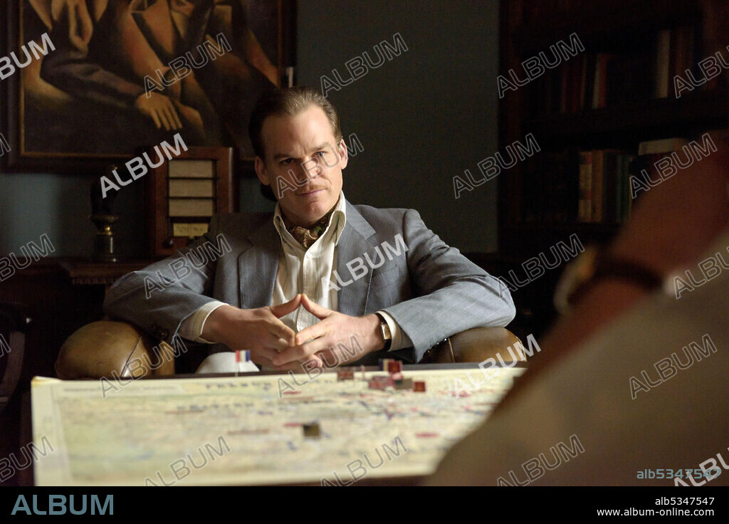 MICHAEL C. HALL in IM SCHATTEN DER MÖRDER - SHADOWPLAY, 2020 (SHADOWPLAY), unter der Regie von BJÖRN STEIN und MANS MARLIND. Copyright BRON STUDIOS.