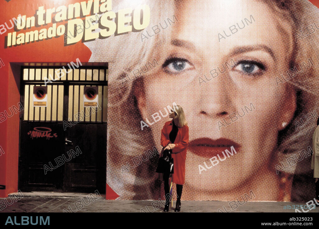 CECILIA ROTH y MARISA PAREDES en TODO SOBRE MI MADRE, 1999, dirigida por PEDRO ALMODOVAR. Copyright EL DESEO S.A / ISASI, TERESA.