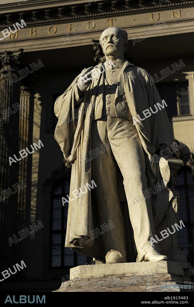 Hermann Von Helmholtz (Potsdam, 1821-Charlottenburg, 1894). German scientist and philosopher. Statue by the sculptor Ernst Herter, located at Humboldt University. Berlin. Germany.