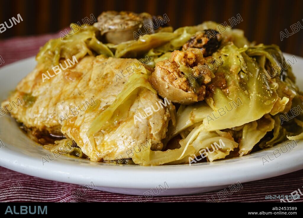 lomo con col, -Llom amb Col- , Celler de Randa, Mallorca,Islas Baleares,Spain.