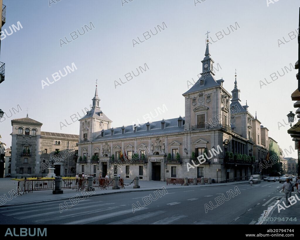JUAN GOMEZ DE MORA (1586-1646). PLAZA DE LA VILLA - CASA DE LA VILLA REALIZADA POR GOMEZ DE MORA EN 1644 JUNTO A LA CASA DE CISNEROS RESTAURADA EN 1915.