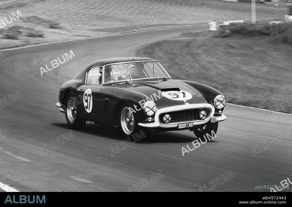 Ferrari 250 SWB driven by Michael Parkes, 1961 Brands Hatch International Meeting.