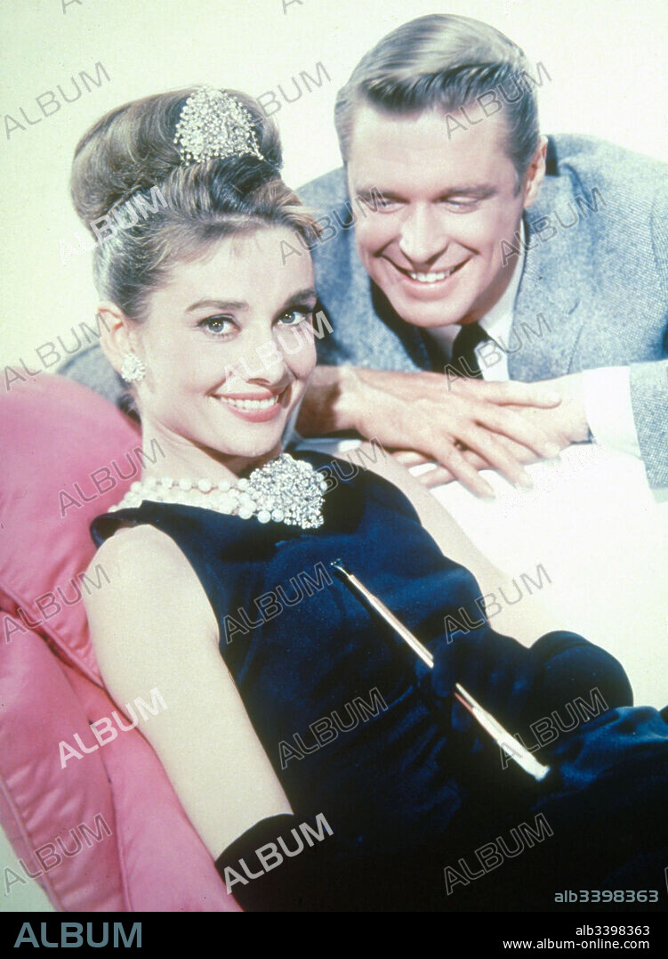 AUDREY HEPBURN y GEORGE PEPPARD en DESAYUNO CON DIAMANTES, 1961 (BREAKFAST AT TIFFANY'S), dirigida por BLAKE EDWARDS. Copyright PARAMOUNT PICTURES.