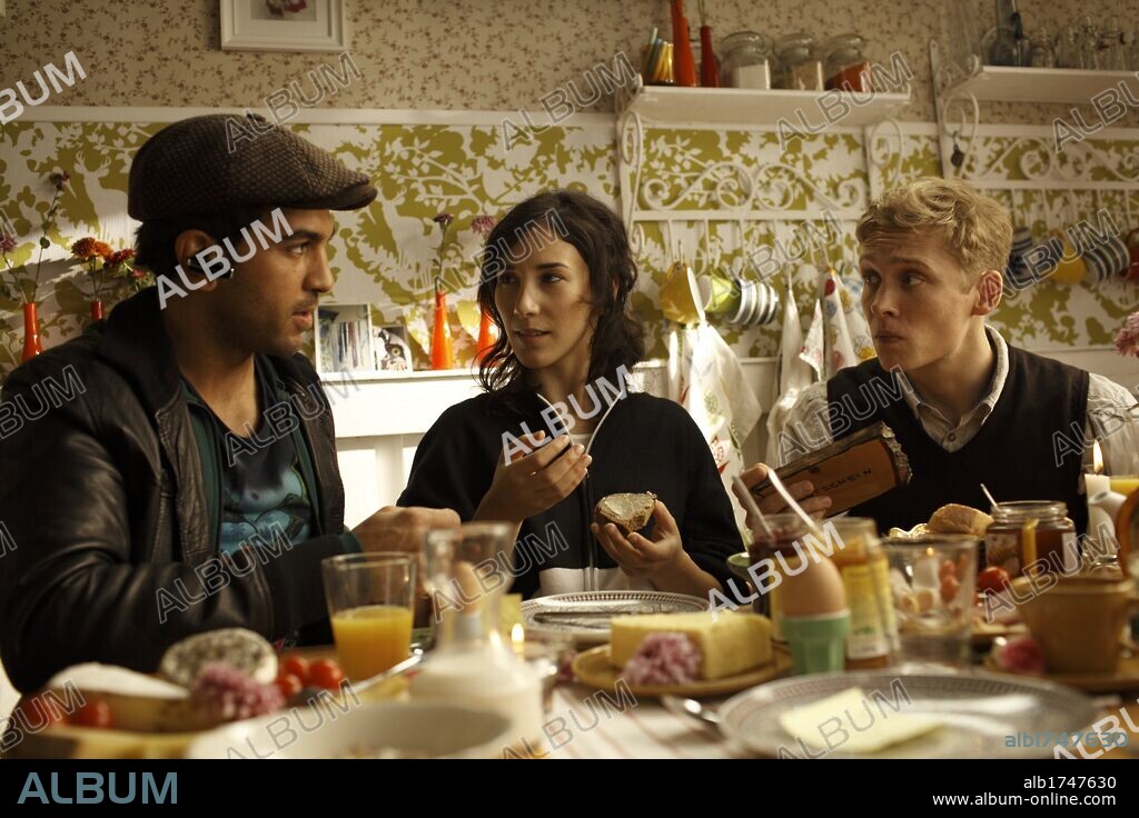 ELYAS M'BAREK, MATTHIAS SCHWEIGHÖFER and SIBEL KEKILLI in WHAT A MAN, 2011, directed by MATTHIAS SCHWEIGHÖFER. Copyright FIP/PANTALEON FILMS.