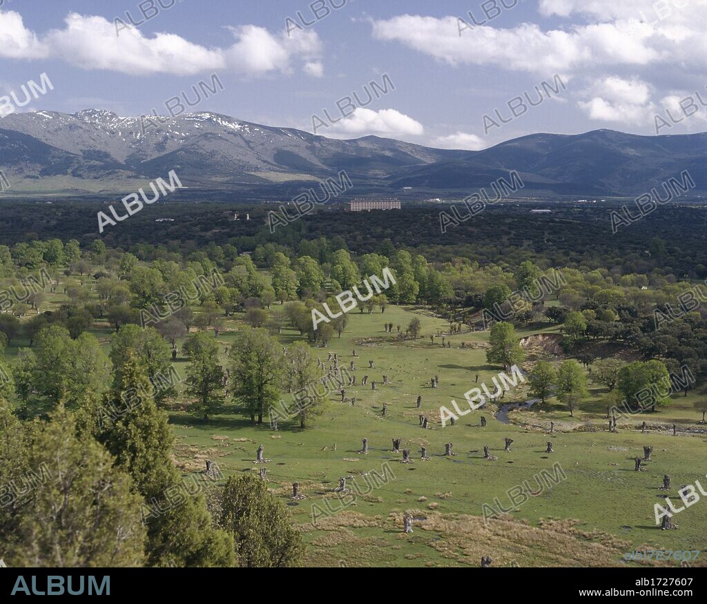 CASTILLA-LEON. PARQUE DE RIOFRIO. Panorámica del paisaje. Provincia de Segovia. España.