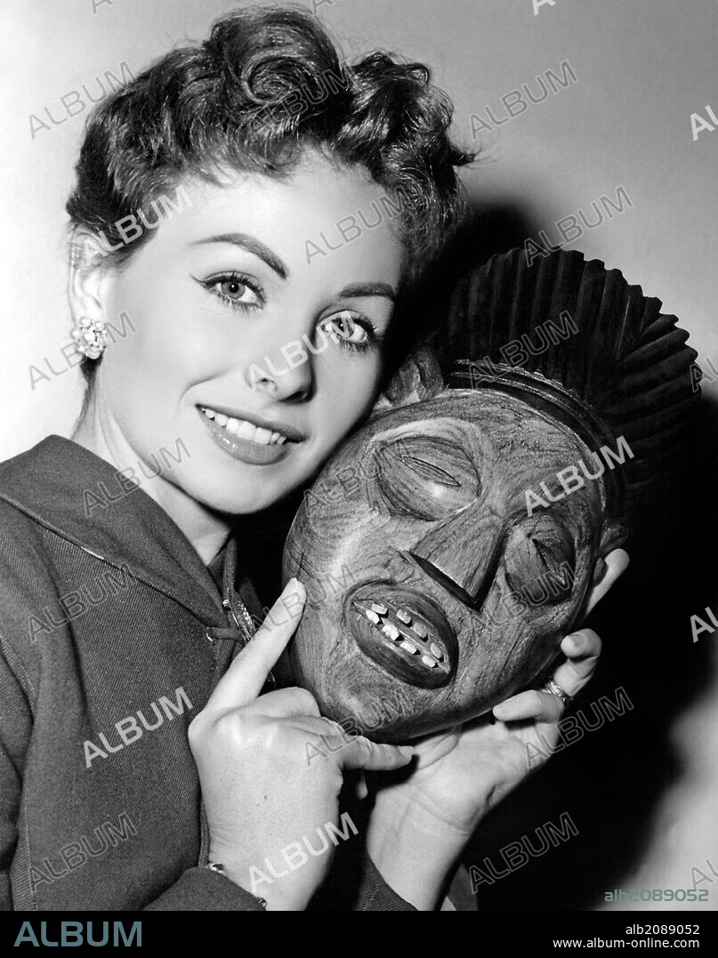 JEANNE CRAIN in DUEL IN THE JUNGLE, 1954, directed by ALAN MARSHALL. Copyright WARNER BROS. PICTURES.