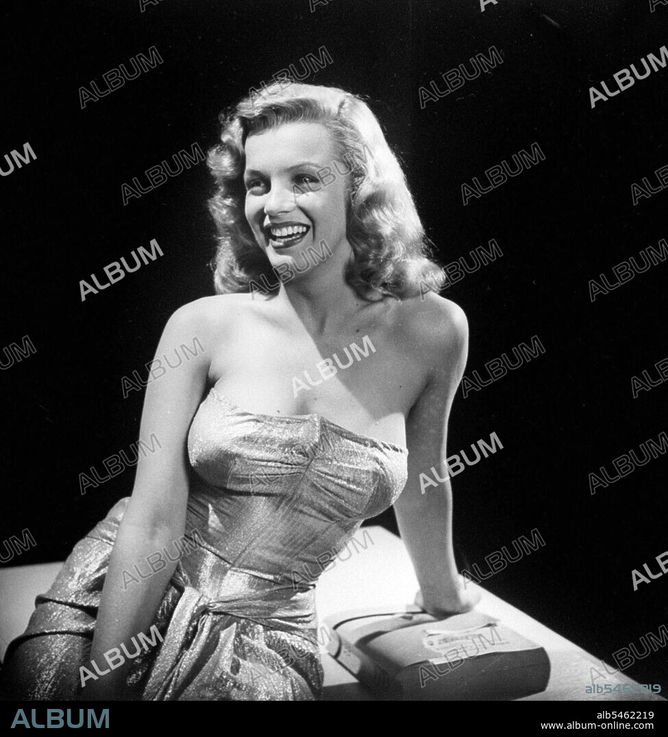 NORMA JEAN BAKER. MARILYN MONROE in LOVE HAPPY, 1949, directed by DAVID MILLER. Copyright UNITED ARTISTS.