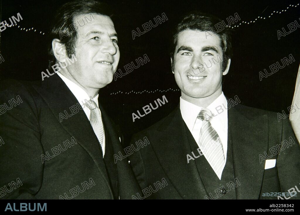 ORDOÑEZ , ANTONIO. MATADOR DE TOROS ESPAÑOL. RONDA 1932 - 1998. JUNTO A FRANCISCO RIVERA PAQUIRRI EN EL DIA DE LA BODA CON SU HIJA CARMEN.
