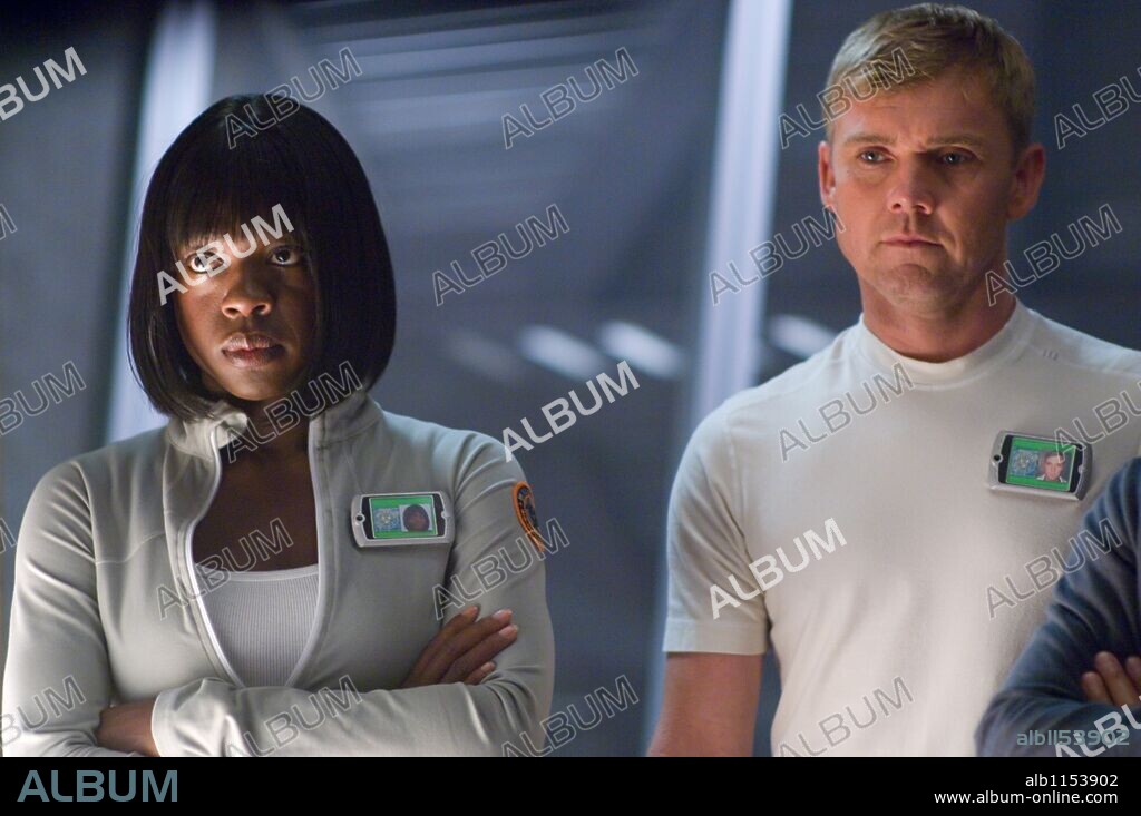 RICK SCHRODER and VIOLA DAVIS in THE ANDROMEDA STRAIN, 2008. Copyright A.S.Films/Scott Free Productions/Traveler's rest Films.