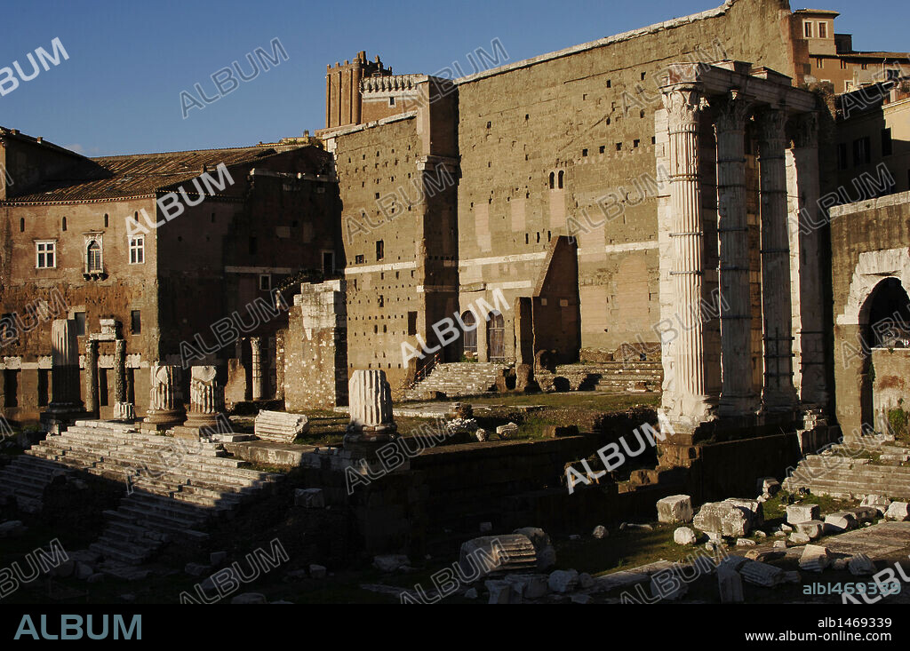 Italy. Rome. August Forum. Ruins of the Temple of Mars Ultor. Built to commemorate Augustus' victory, 42 BCE.