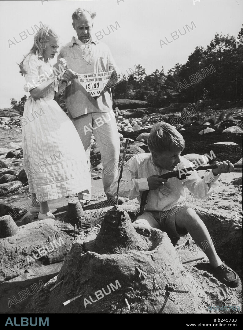 GIO PETRE and HANS STRAAT in LOVING COUPLES, 1964 (ALSKANDE PAR), directed by MAI ZETTERLING.