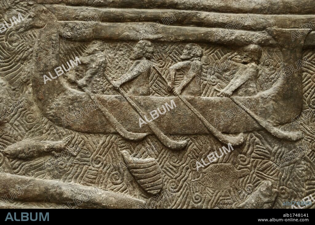 ARTE MESOPOTAMICO. ARTE ASIRIO. TRANSPORTE DE MADERAS (CEDRO) DEL LIBANO. Detalle de cuatro marineros remando en su embarcación. Relieve del Palacio de Sargón II. Fachada norte. Dur Sharrukin, antigua Asiria (Actual Khorsabad en Irak). 713-716 a. C. Korsabad. Siglo VIII a. C. Museo del Louvre. París. Francia.