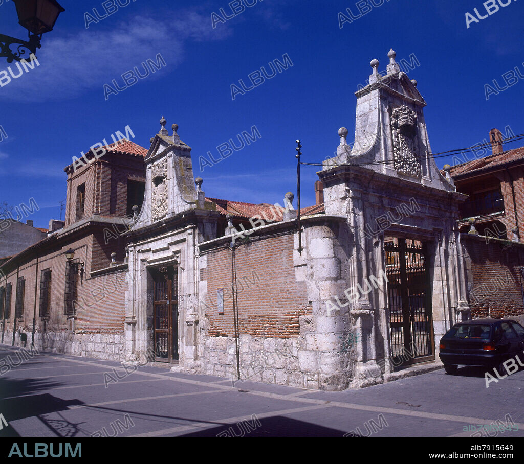PORTADAS ADINTELADAS DEL PALACIO DEL ALMIRANTE - S XVII - BARROCO ESPAÑOL.