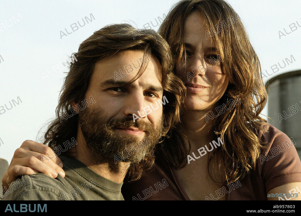 ALBERTO SAN JUAN y EMMA SUAREZ en BAJO LAS ESTRELLAS, 2007, dirigida por FELIX VISCARRET. Copyright FERNANDO TRUEBA P.C. S.A.