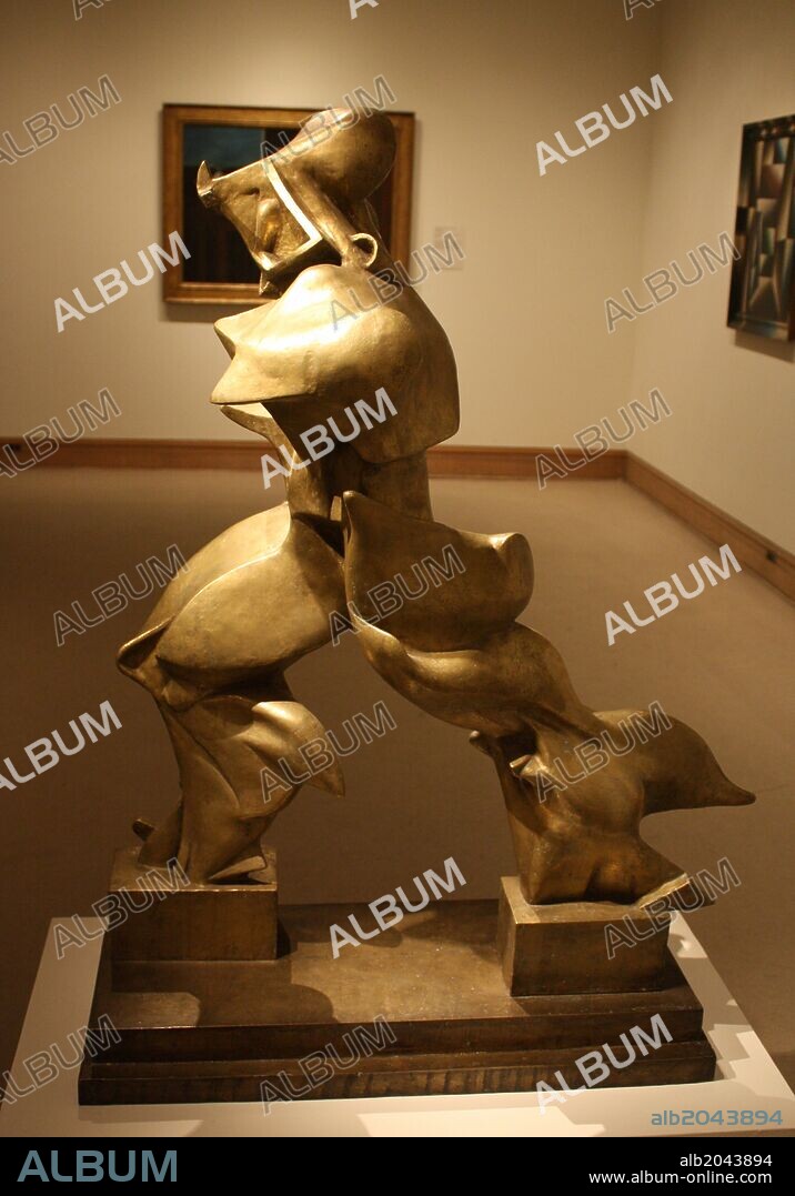 Unique Forms of Continuity in Space'bronze Futurist sculpture by Umberto Boccioni. Umberto Boccioni (19 October 1882 – 17 August 1916)Italian painter and sculptor.
