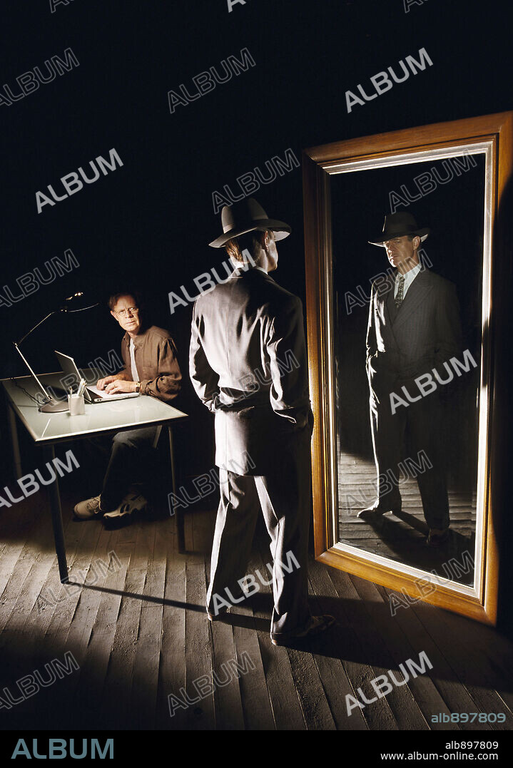 WILLIAM H. MACY in NIGHTMARES AND DREAMSCAPES: FROM THE STORIES OF STEPHEN KING, 2006 (NIGHTMARES AND DREAMSCAPES: FROM THE STORIES OF STEPHEN KING-TV), directed by BRIAN HENSON, MIKE ROBE and ROB BOWMAN. Copyright TURNER NETWORK TELEVISION (TNT) / OCKENFELS, FRANK.