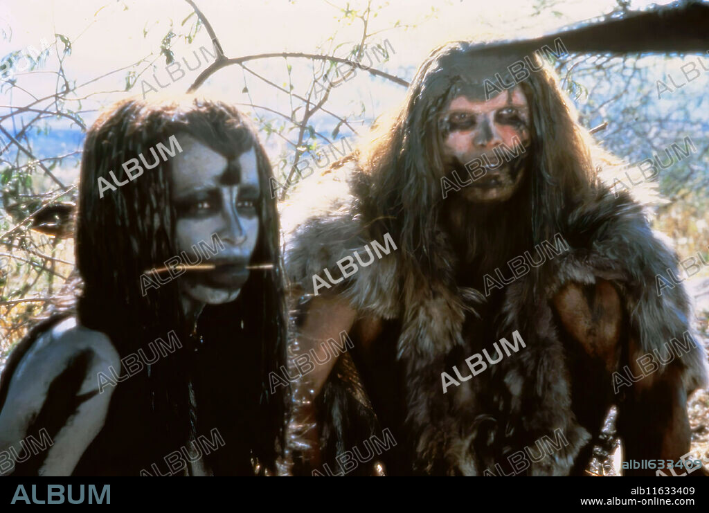 EVERETT McGILL and RAE DAWN CHONG in QUEST FOR FIRE, 1981 (LA GUERRE DU FEU), directed by JEAN-JACQUES ANNAUD. Copyright 20TH CENTURY FOX.