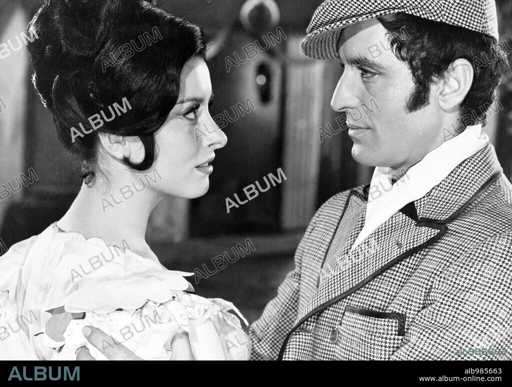 ELISA RAMIREZ y Jose Moreno en LA REVOLTOSA, 1969, dirigida por JUAN DE ORDUÑA.