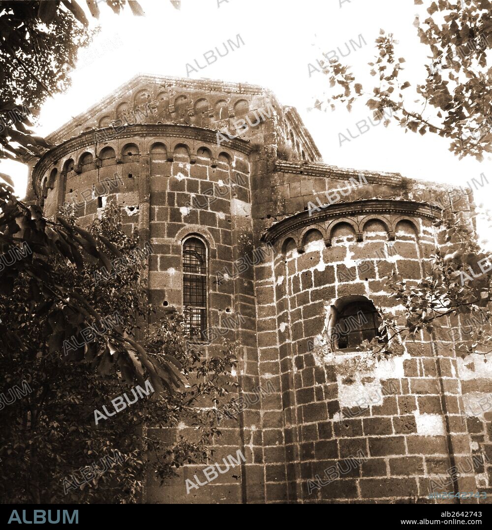 Campania, Caserta, Calvi Vecchia, Cathedral, Italy, 20th century, photo, photography, Europe.